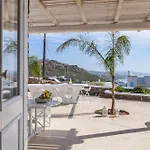 Lavinia Villa