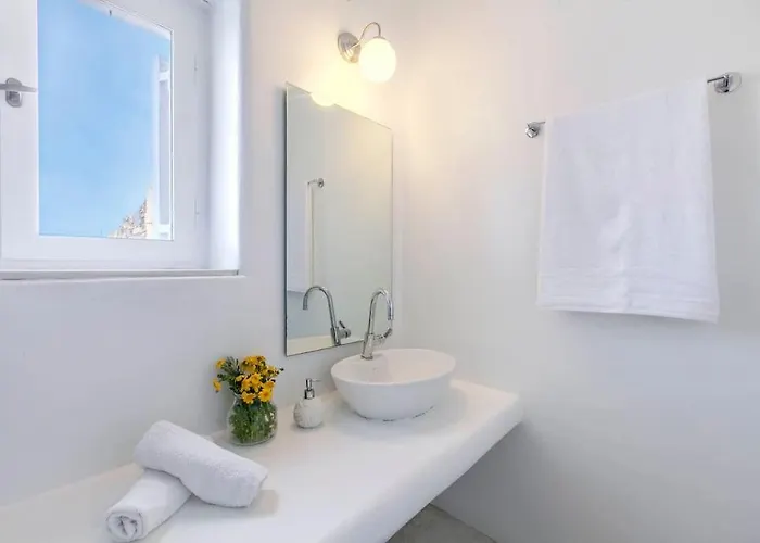 Lavinia Вилла *